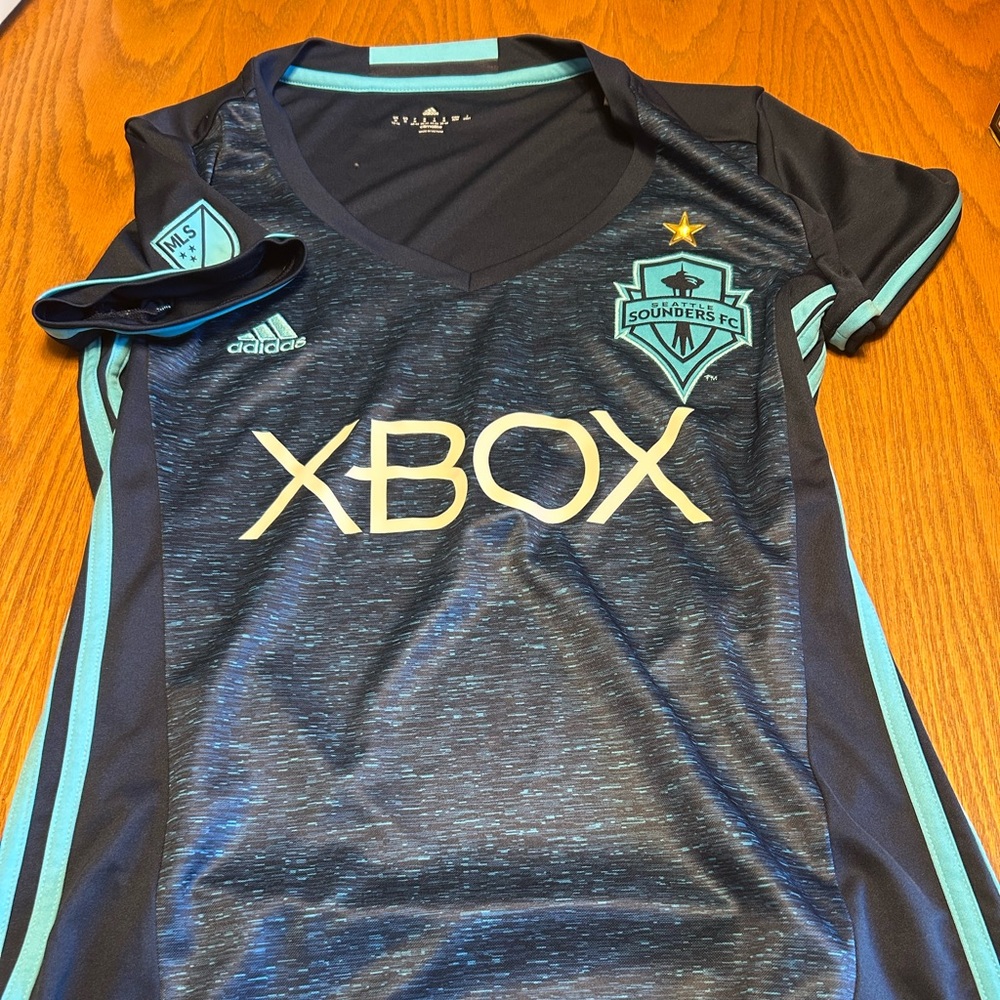 MLS Seattle sounders Fc women’s M jersey